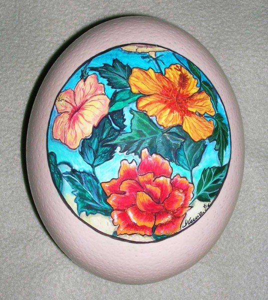 Decorare uova: uovo di struzzo dipinto in acrilico