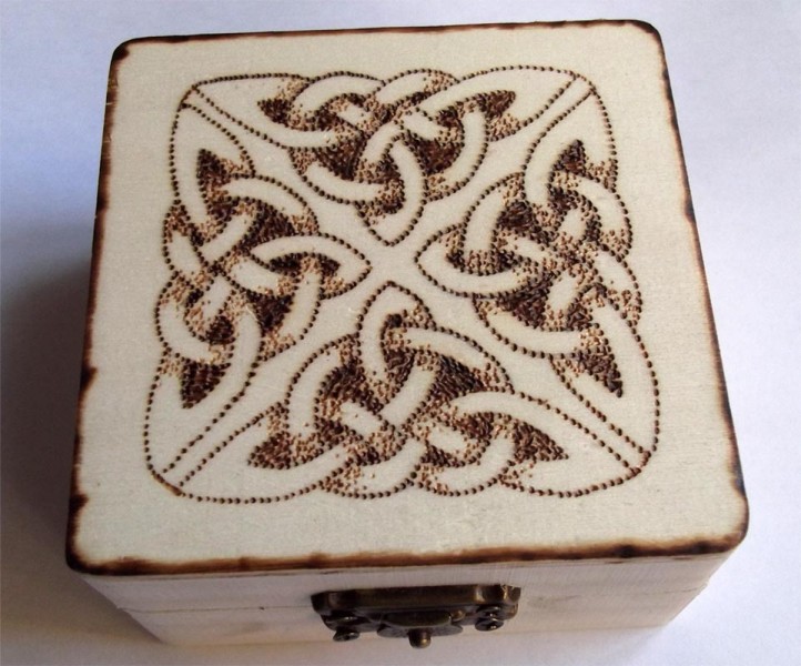 Nodi celtici - bauli in legno